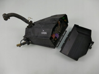 Pojistková skříňka I 1.6 7703297190 7703297190 Renault