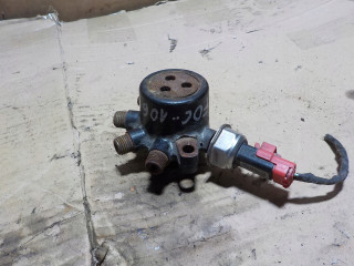 Топливная рампа ford focus mk2 1.8d 06r 4m5q  4M5Q-9D280DB  Delphi   