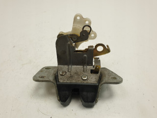 Mitsubishi Outlander I ZAMEK ЗАСЛОНКИ BAGAŻNIKA tyl        