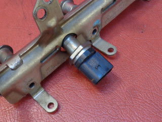 Vstřikovací lišta 06J133317G, 06J906051B 06J906051B Audi pro benzínový motor