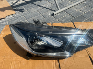 Honda jazz 4 iv  lampa przednia правая w3679 Правое 