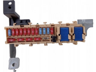 Блок предохранителей  nissan micra k12          
