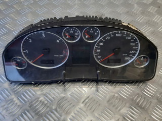 Přístrojová deska Audi 4B0920933G, LICZNIK