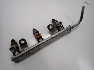 Топливная рампа форсунки colt vi z30 1.1i 3a91 07r MR988977 EUROPEJSKA Mitsubishi