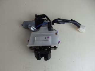 Zámek zadních dveří Lexus