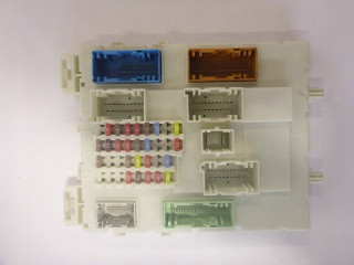 Блок предохранителей модуль bsi cem volvo v40 13- 2.0 d3  31394621, D5204T6    