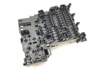 БЛОК ПРЕДОХРАНИТЕЛЕЙ VW GOLF VII 5Q0937615C   5Q0937615B Volkswagen      