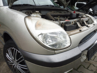 Přední světlo Daihatsu