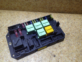 Pojistková skříňka yqe000350 Rover L322 Land