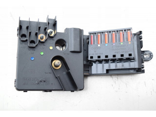 Pojistková skříňka W219 CLS 6.3 AMG 2119820302 Mercedes-Benz