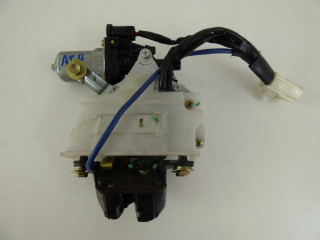 Zámek zadních dveří Lexus