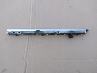 Топливная рампа volvo v50 s40 ii c30 c70 2.5 t5        