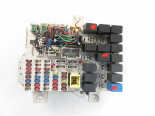 Блок предохранителей mitsubishi colt vi 8565a174 8565A174, M713713