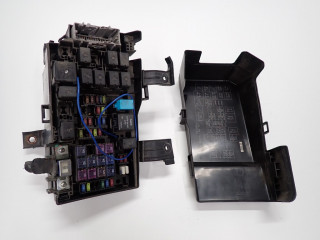 Pojistková skříňka    MAZDA6 6 GG 07R       