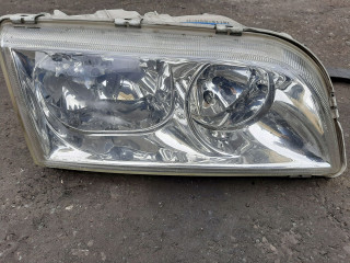 Правая przednia lampa volvo v40 s40 30899683 Правое
