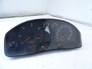 Панель приборов спидометр  audi a6 c5 2.5 tdi  4B0920931           