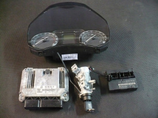Комплект блоков управления skoda octavia ii 1.9tdi 03G906021LB Bosch