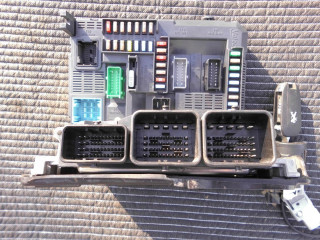 Комплект блоков управления блок управления peugeot 208 1.4 hdi  0281019820, 9805947580    