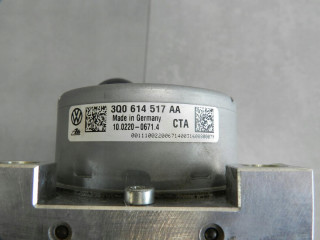 Vw touran 5t блок абс крепеж  3q0907379aa    Volkswagen     