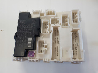 Suzuki vitara iii блок предохранителей 19r AA0A-4880