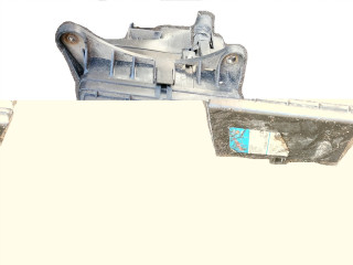 Pojistková skříňka rav4 I 2.0 94-00 Toyota