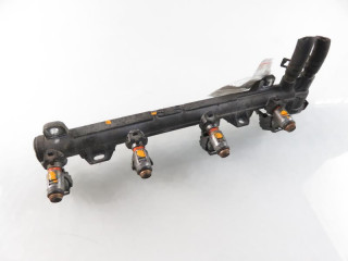 Vstřikovací lišta M681103, 036133319 036133035A Magneti Marelli pro benzínový motor