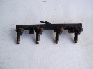 Топливная рампа форсунки 1.8b xsara picasso  9628084680  Citroen    