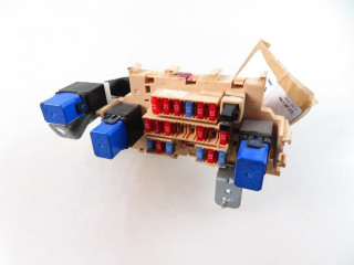 Pojistková skříňka    NOTE E11  M774595  Nissan   