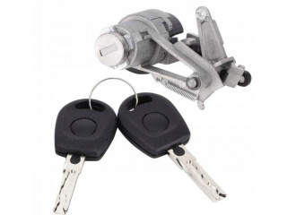 VW GOLF IV LUPO BĘBENEK WKŁADKA ZAMEK BAGAŻNIKA 006399, 1J6827297G 1J6827297G ME Premium