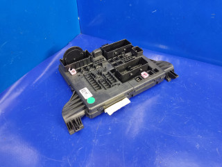 Opel insignia блок предохранителей 13277321          