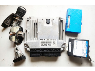 КОМПЛЕКТ  БЛОК УПРАВЛЕНИЯ corolla e12 1.4 D4D 89661-02A90    Toyota  