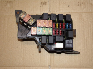 Pojistková skříňka KIA 2.0 16V