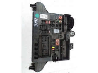 Opel insignia блок предохранителей 22737769 avl