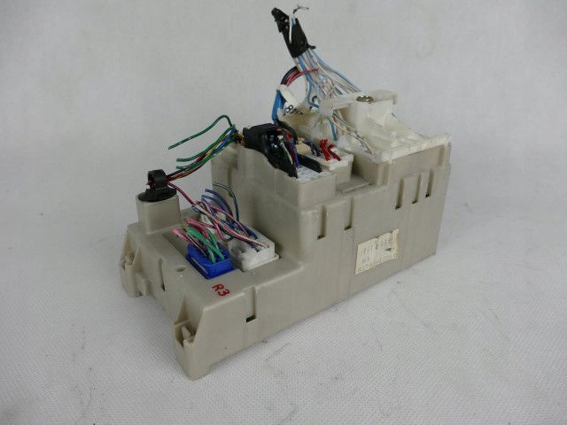 Pojistková skříňka RAV4 II LIFT 2.0 D4D 82733-42060 82733-42060 Toyota