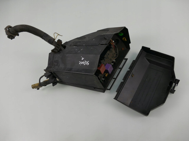 Pojistková skříňka I 1.6 7703297190 7703297190 Renault