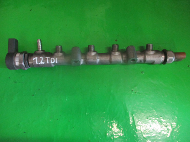 Топливная рампа 1.2tdi cfw polo ibiza 057130764ab  03L125C,   Audi    