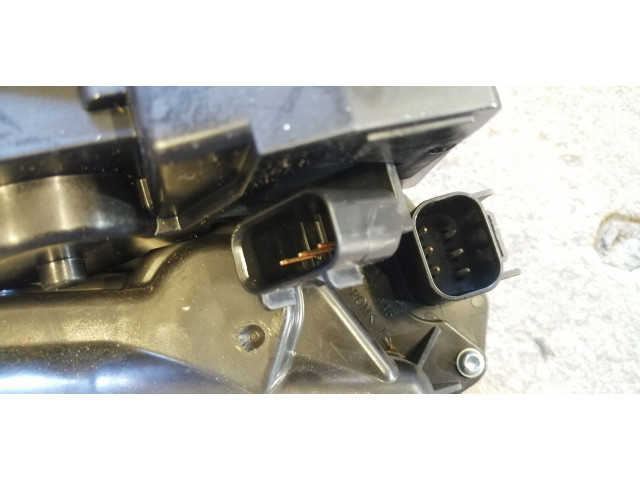 Zámek zadních dveří 812304D100 Kia