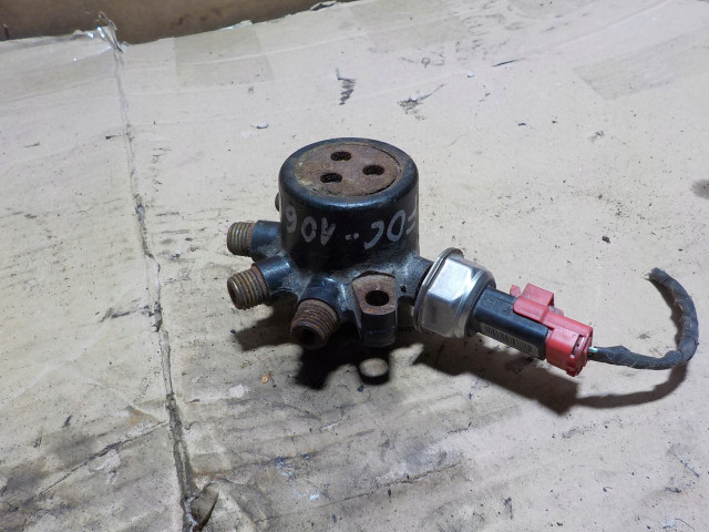 Топливная рампа ford focus mk2 1.8d 06r 4m5q  4M5Q-9D280DB  Delphi   