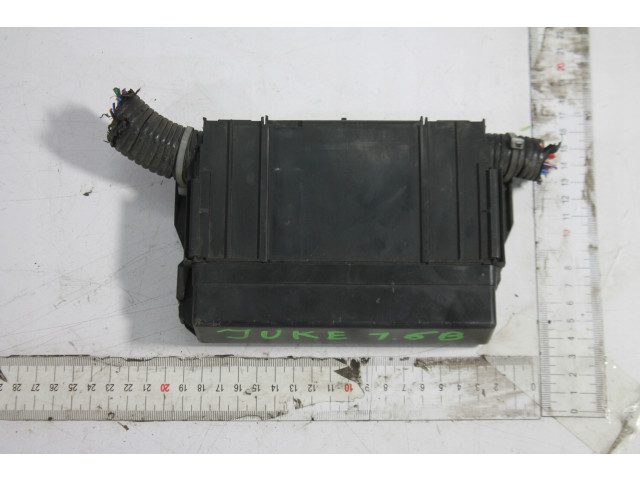 Блок предохранителей 24382ew70b juke f15 10-14 24382-EW70B Nissan