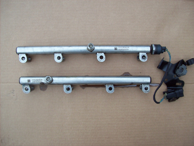 Maserati ghibli 3.0 sq4 m157 топливная рампа 0261545054 0261545054, QUATTROPORTE