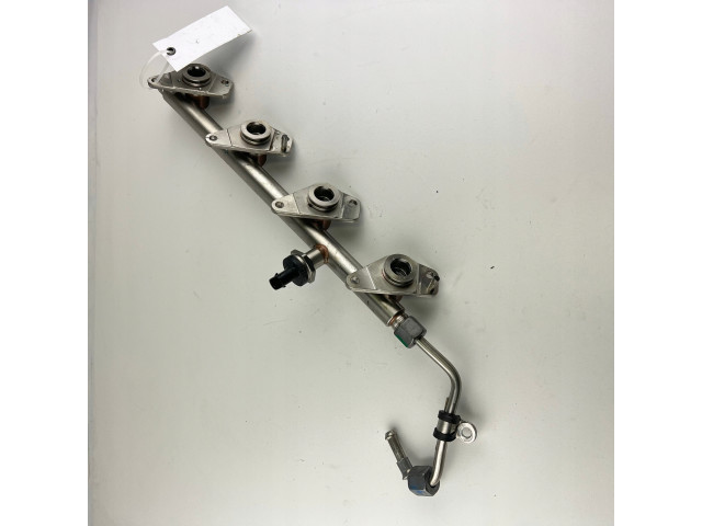 Vstřikovací lišta  A2700701595, A2700701995 MERCEDES Mercedes-Benz       pro benzínový motor