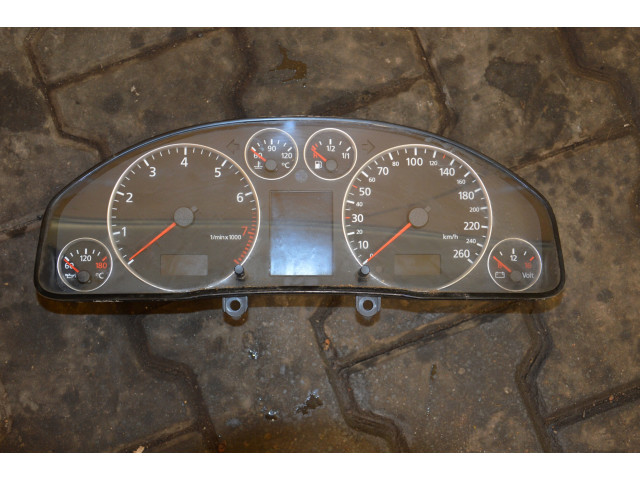 Přístrojová deska Audi 4B0920933J