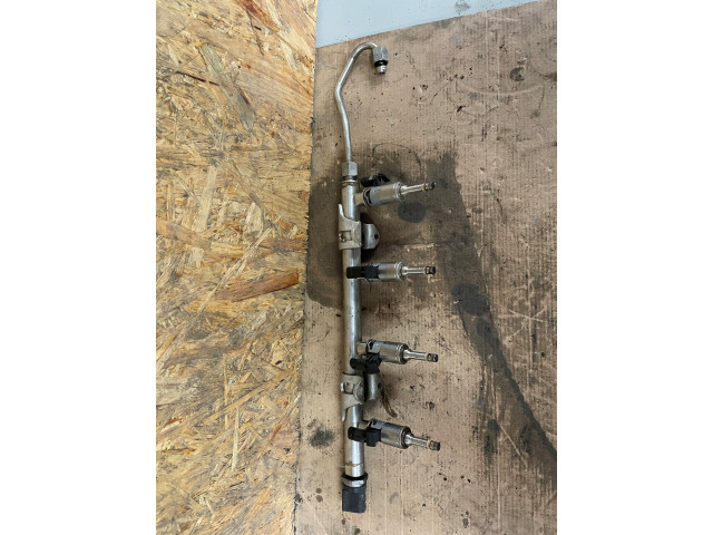 Vstřikovací lišta  04E133320D  Volkswagen       pro benzínový motor