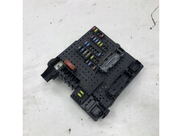 Блок предохранителей  rem v70 ii s60 i d5    Volvo      