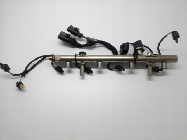 Vstřikovací lišta  06K133317G  Audi       pro benzínový motor