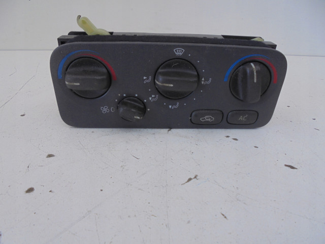 Panel nawiewu климатконтроля 9400802 volvo s70