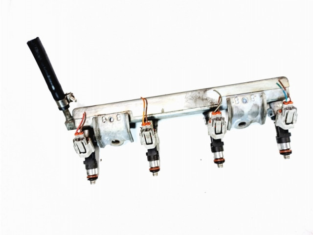 Vstřikovací lišta  0280158013, 185966KM-  Nissan       pro benzínový motor