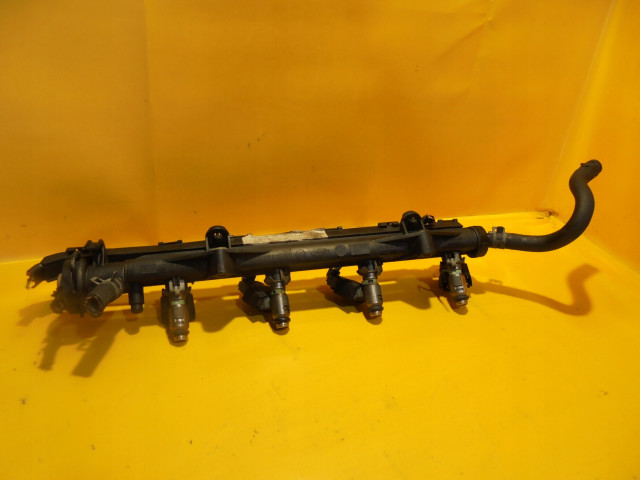 Vstřikovací lišta 032133319B, 032133319 2900901809, 032133319B Skoda pro benzínový motor