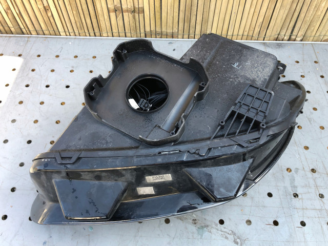 Přední světlo YP00015980 1A First Automotive