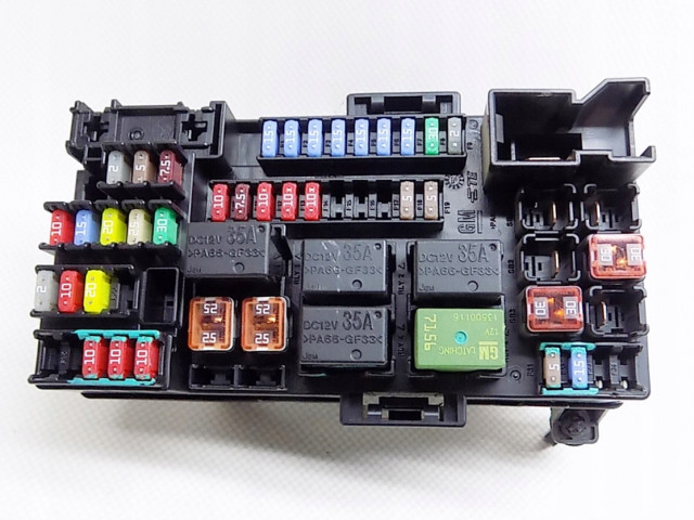 Pojistková skříňka Opel TRAX 1.7 CDTI 2109261